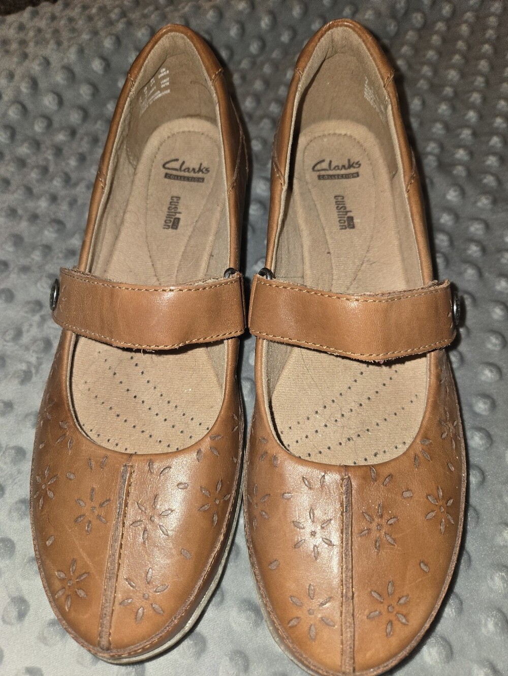 Clarks Women's Tan Floral Mary Jane Shoes